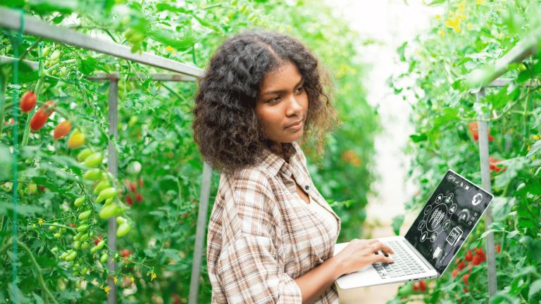 Read more about the article Precision Agriculture Helps Farmers Navigate Climate Challenges – Farming First